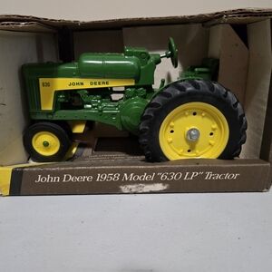 John Deere 1958 Model 630 LP Tractor Toy - Green & Yellow